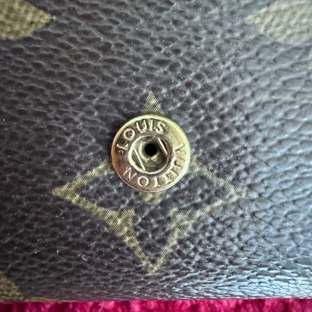Louis Vuitton Monogram 6 key Holder - Picture 5 of 6